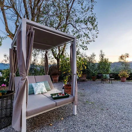 Amore, A Romantic Hilltop In * Lucca