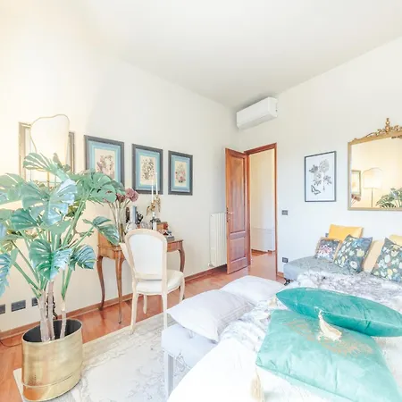 Amore, A Romantic Hilltop In * Lucca