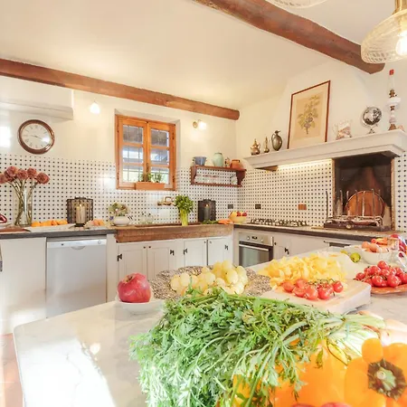 Amore, A Romantic Hilltop In