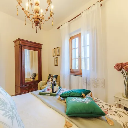 Villa Amore, A Romantic Hilltop In Lucca