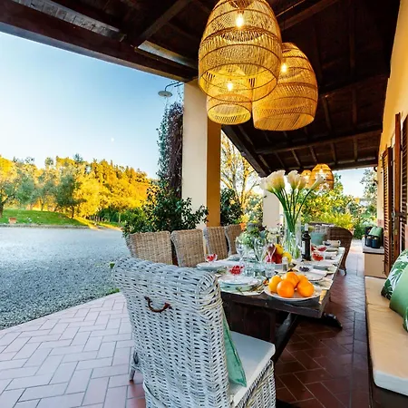 Amore, A Romantic Hilltop In Villa Lucca