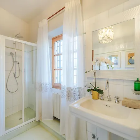 Villa Amore, A Romantic Hilltop In Lucca