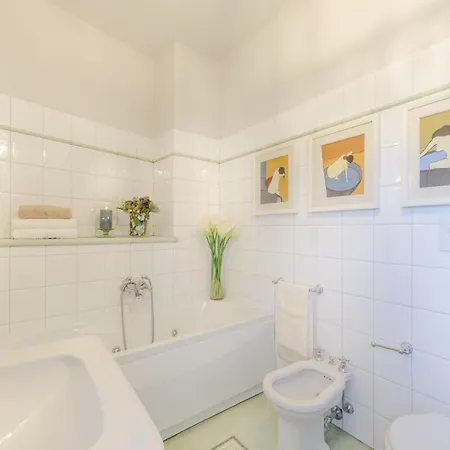 Villa Amore, A Romantic Hilltop In Lucca