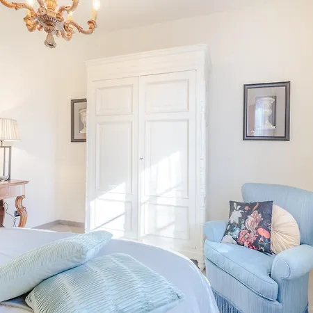 Villa Amore, A Romantic Hilltop In Lucca